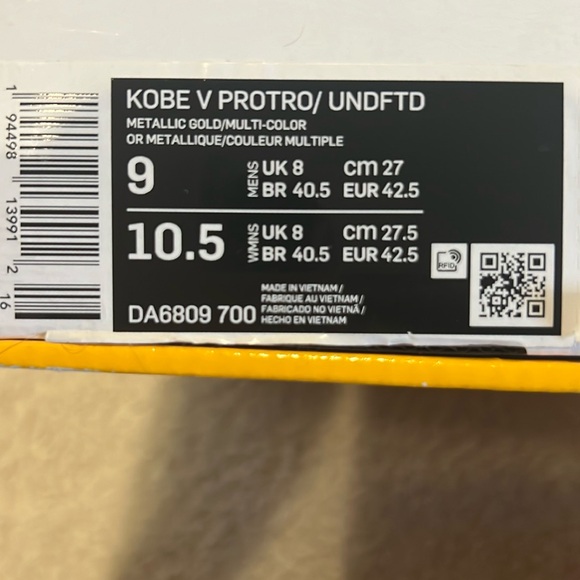 SOLD - Kobe V Protro Undefeated - Picture 9 of 9